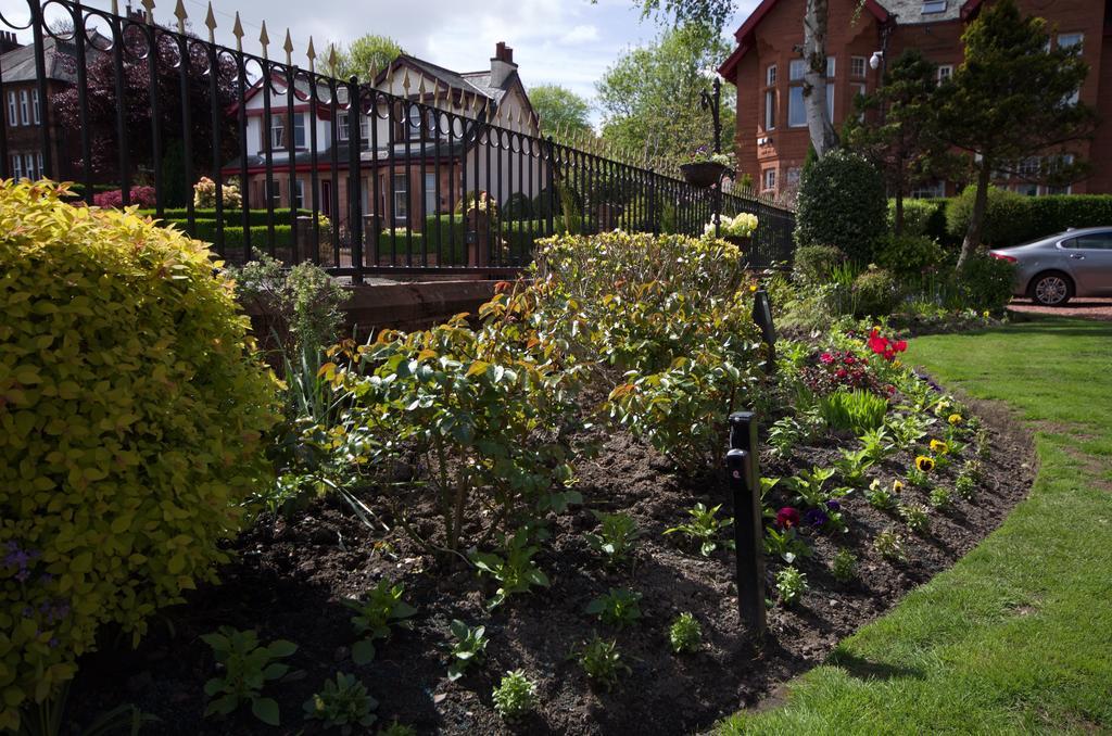 Muirholm Bed And Breakfast Paisley Exterior photo
