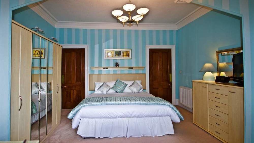 Muirholm Bed And Breakfast Paisley Exterior photo